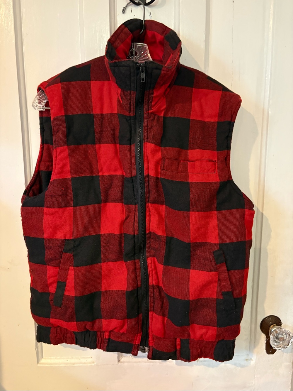 Men's Red & Black Buffalo Plaid Quilted Zip Vest